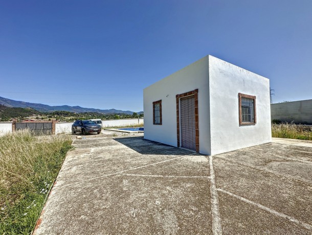 Commercial for sale in Estepona, Marbella