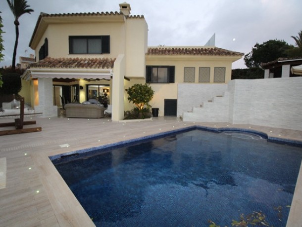 Villa for sale in Nueva Andalucía, Marbella