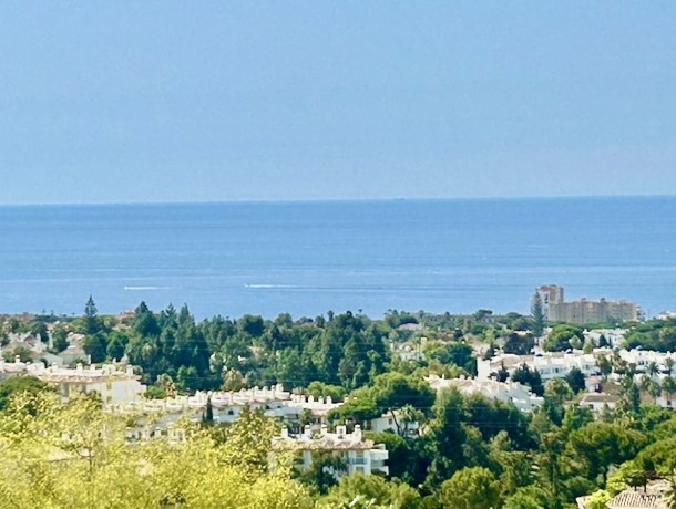 Townhouse for sale in Calahonda, Marbella