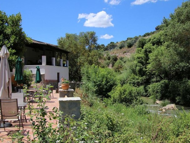 Commercial for sale in Benaoján, Marbella