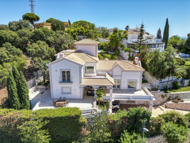 Villa for sale in Elviria, Marbella