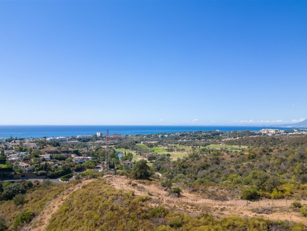 Plot for sale in El Rosario, Marbella