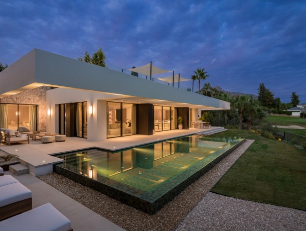Villa for sale in Nueva Andalucía, Marbella