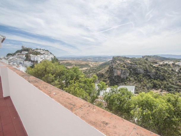 Villa for sale in Casares, Marbella