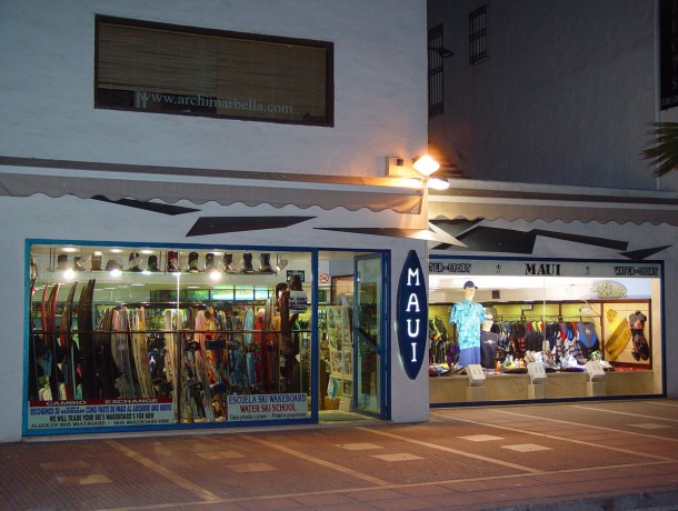 Commercial for sale in Puerto Banús, Marbella