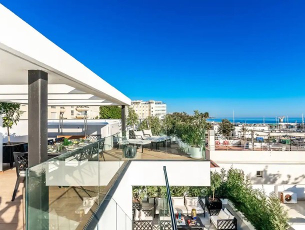 Villa for sale in The Golden Mile, Marbella