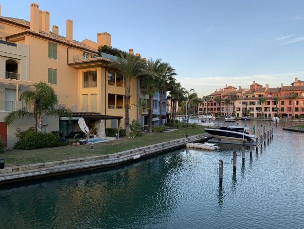 Apartment for sale in Sotogrande Marina, Marbella
