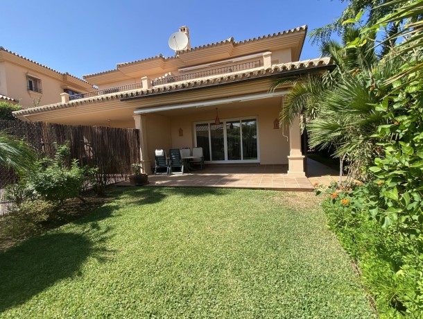 Townhouse for sale in Riviera del Sol, Marbella
