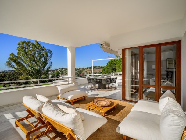 Apartment for sale in Nueva Andalucía, Marbella