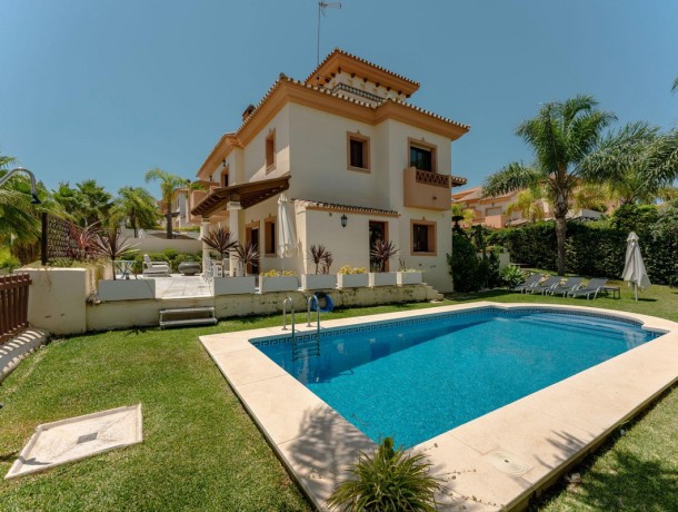 Townhouse for sale in Coín, Marbella