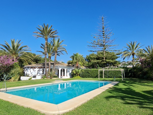 Villa for sale in La Cala de Mijas, Marbella