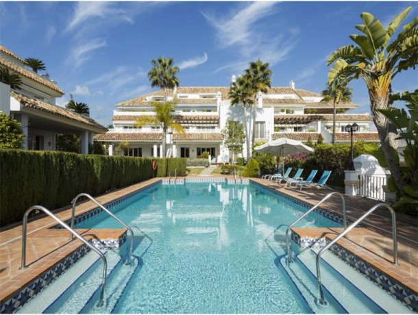 Villa for sale in The Golden Mile, Marbella