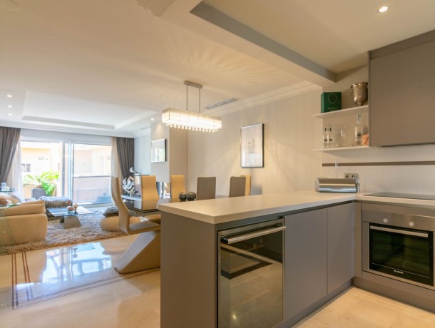 Apartment for sale in Nueva Andalucía, Marbella