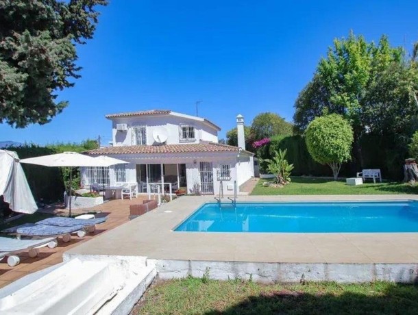 Villa for sale in San Pedro de Alcántara, Marbella