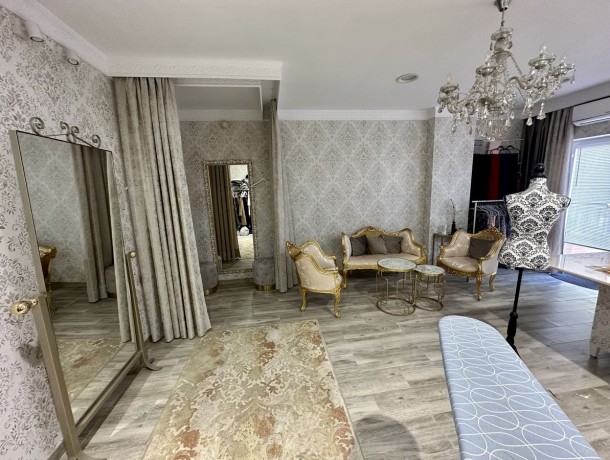 Commercial for sale in Diana Park, Marbella