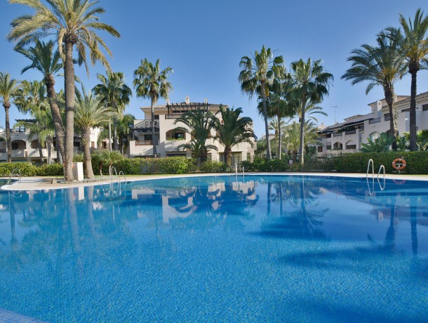 Apartment for sale in Nueva Andalucía, Marbella