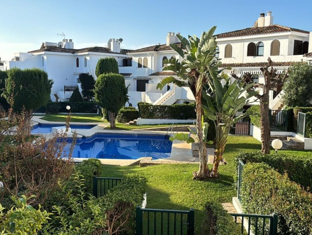 Townhouse for sale in Estepona, Marbella