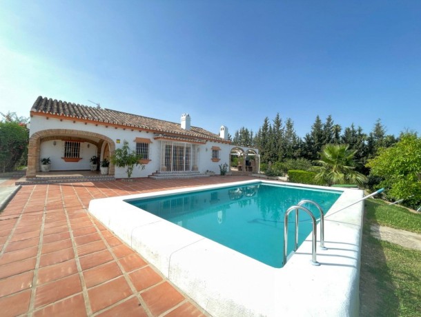 Villa for sale in Alhaurín de la Torre, Marbella