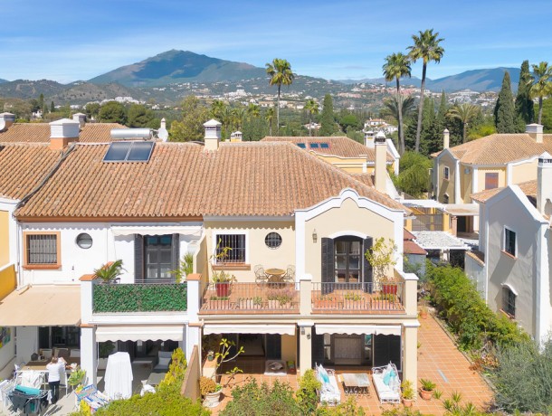 Townhouse for sale in Guadalmina Alta, Marbella