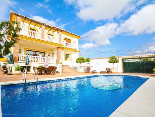 Villa for sale in Mijas Costa, Marbella