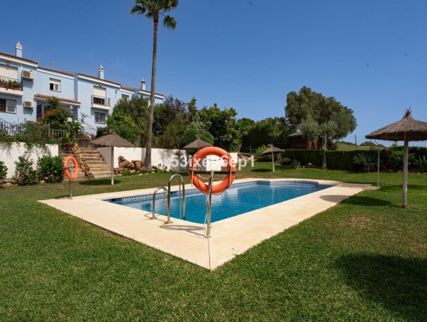 Villa for sale in La Duquesa, Marbella