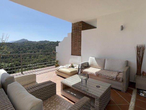 Apartment for sale in Los Arqueros, Marbella