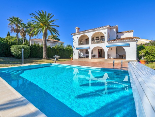 Villa for sale in Atalaya, Marbella