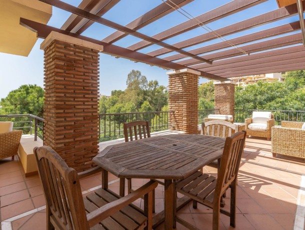Apartment for sale in Los Arqueros, Marbella