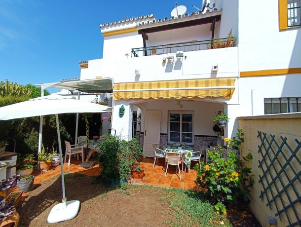 Townhouse for sale in Atalaya, Marbella