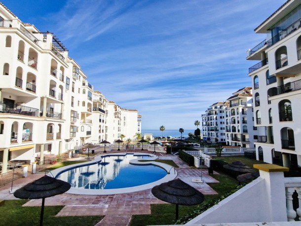 Apartment for sale in La Duquesa, Marbella