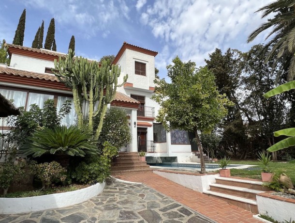 Villa for sale in Estepona, Marbella