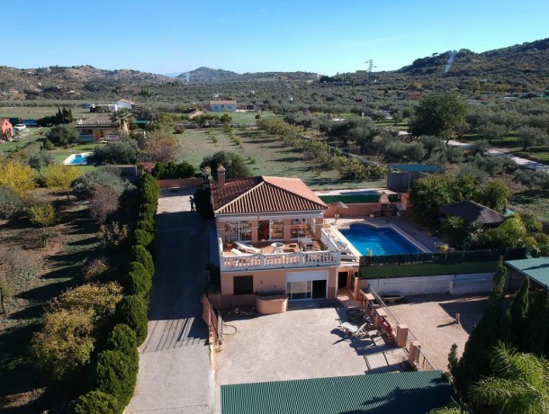 Villa for sale in Monda, Marbella