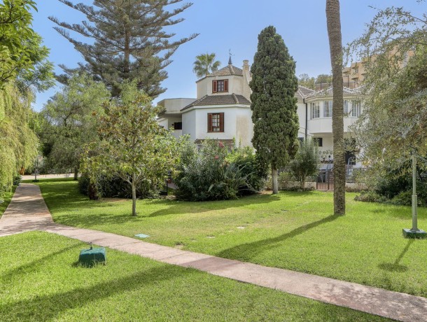 Townhouse for sale in Cerrado de Calderón, Marbella