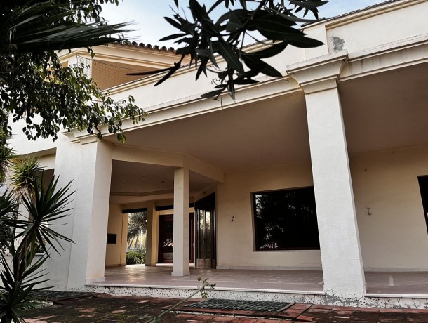 Commercial for sale in Casares, Marbella