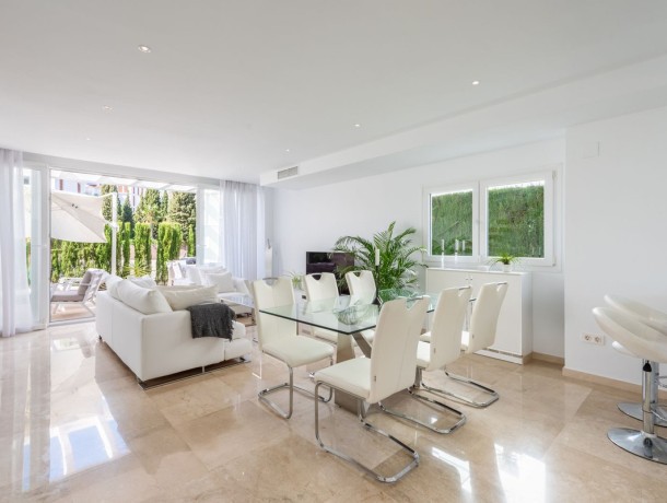 Villa for sale in Calahonda, Marbella