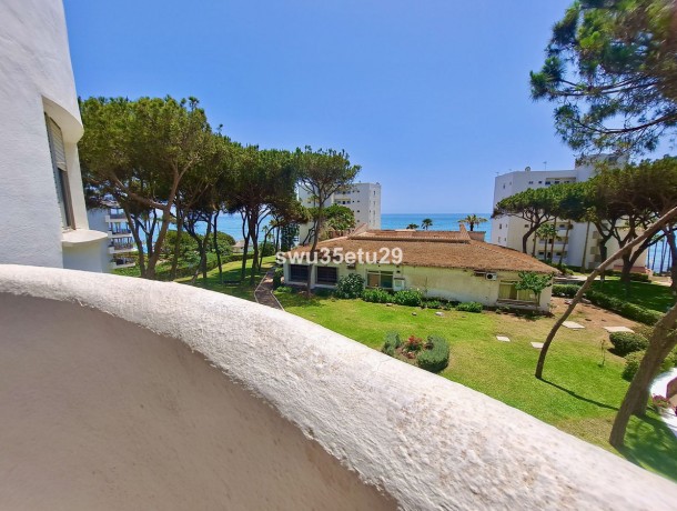 Apartment for sale in Calahonda, Marbella