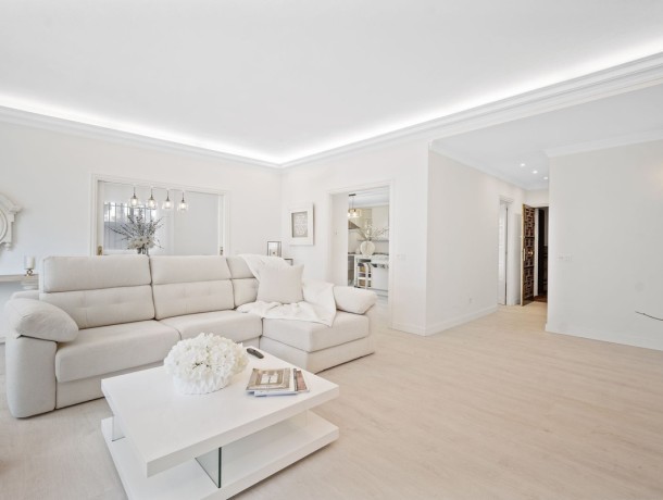 Apartment for sale in Puerto Banús, Marbella
