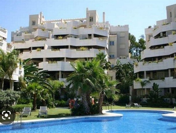 Apartment for sale in Nueva Andalucía, Marbella