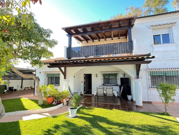 Villa for sale in Costalita, Marbella