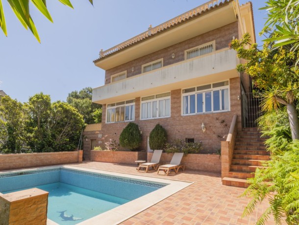 Villa for sale in Benalmadena Costa, Marbella