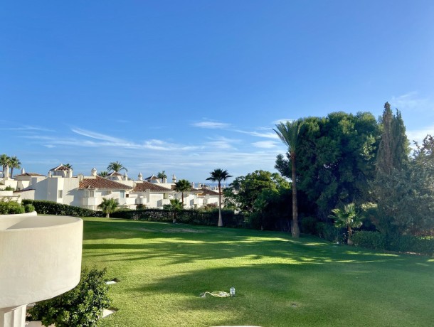 Apartment for sale in Calahonda, Marbella