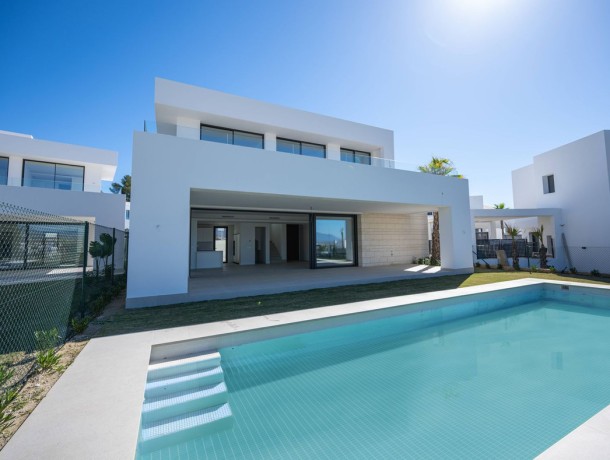 Villa for sale in Río Real, Marbella