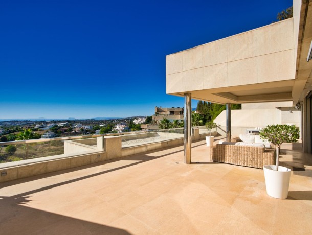 Apartment for sale in Nueva Andalucía, Marbella