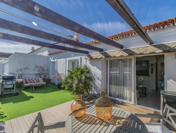 Apartment for sale in Nueva Andalucía, Marbella