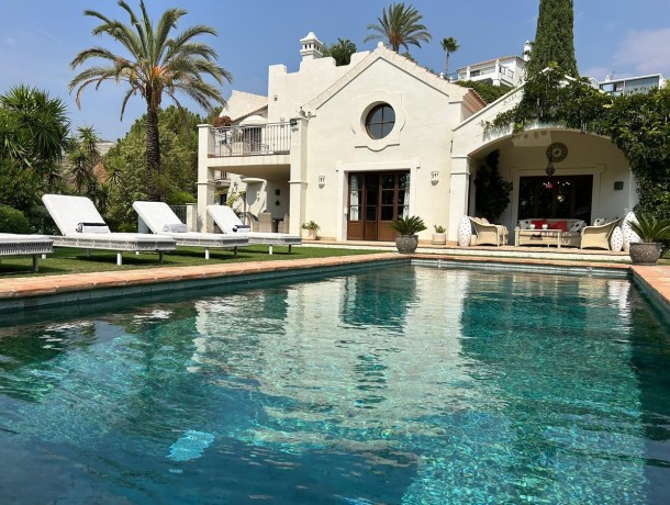 Villa for sale in Estepona, Marbella