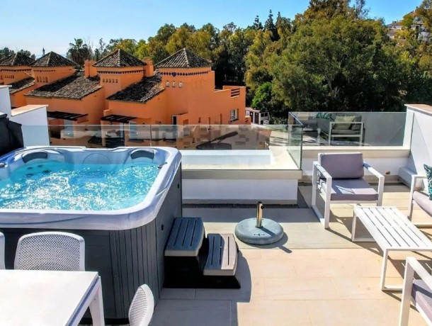 Townhouse for sale in The Golden Mile, Marbella