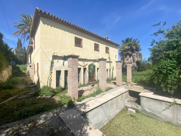Villa for sale in Nueva Andalucía, Marbella
