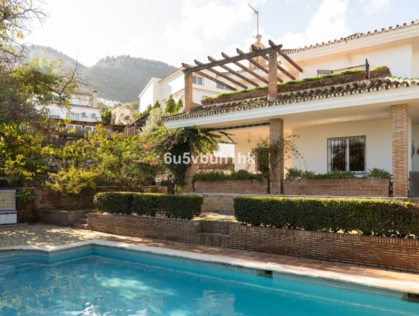 Townhouse for sale in Alhaurín de la Torre, Marbella