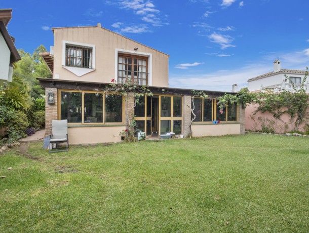 Villa for sale in Cancelada, Marbella