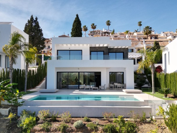 Villa for sale in Mijas Costa, Marbella